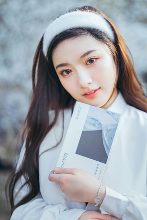 女富婆荒岛求生