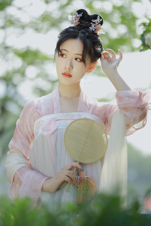 双性总裁呻吟双腿大开blh男男