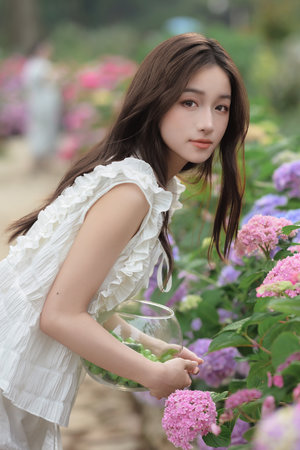 女人高潮奶头翘起来了