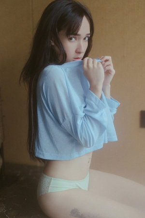 我和闺蜜在公车被cao污文