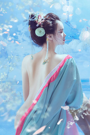 色愁久久久人愁久下一句押韵吗