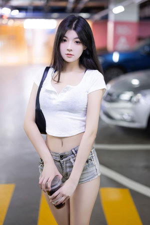 痴汉邻居尾随爆乳肉便器