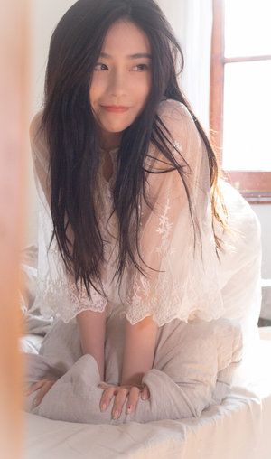 揉我胸啊嗯～出水视频