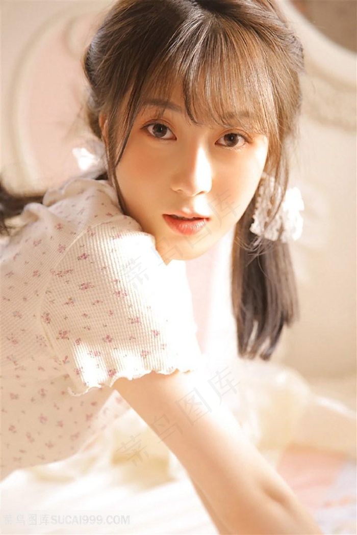 丈夫刚去上班妻子