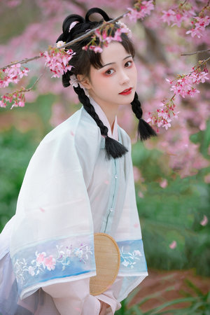 狼友集中营详情介绍