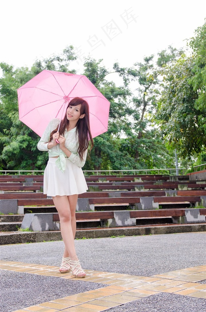 老板带着私奴公开调教