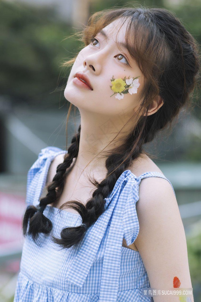 美女脱光衣服没有马赛克