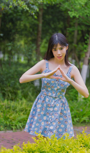 催眠调教白丝高中生