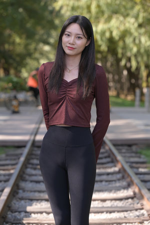 尸下面一个肉念什么