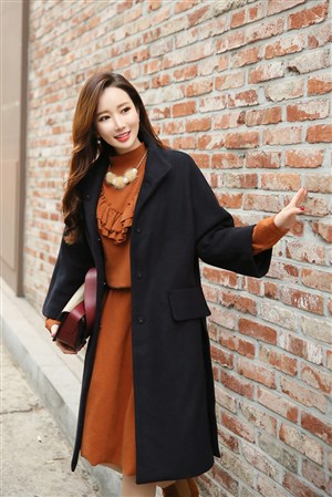 扒开女人下面两片毛茸茸